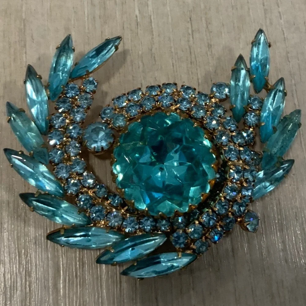 Vintage Signed Judy Lee Signed Blue Rhinestone Brooch
